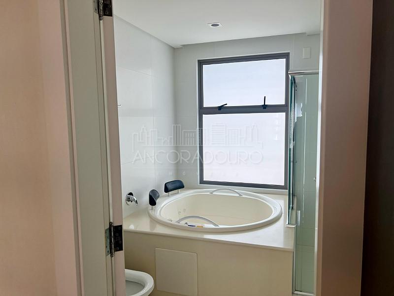 3 suítes, mobiliado, 3 vagas garagem, Avenida Brasil em Balneário Camboriú. — foto 29