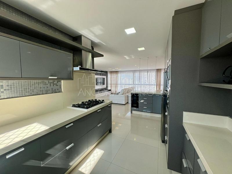 3 suítes, mobiliado, 3 vagas garagem, Avenida Brasil em Balneário Camboriú. — foto 37