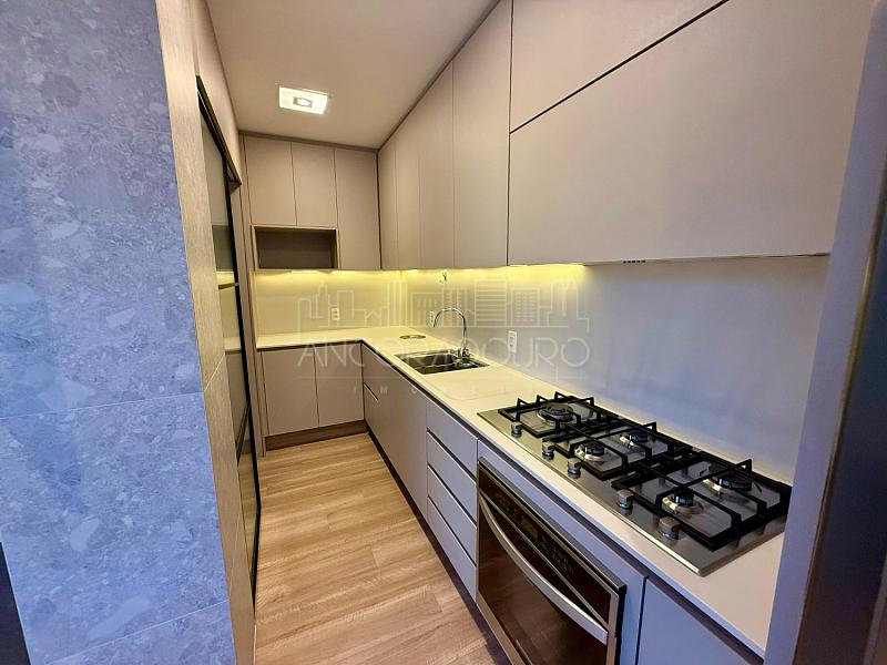 4 suítes, 3 vagas garagem, Centro de Balneário Camboriú. — foto 6