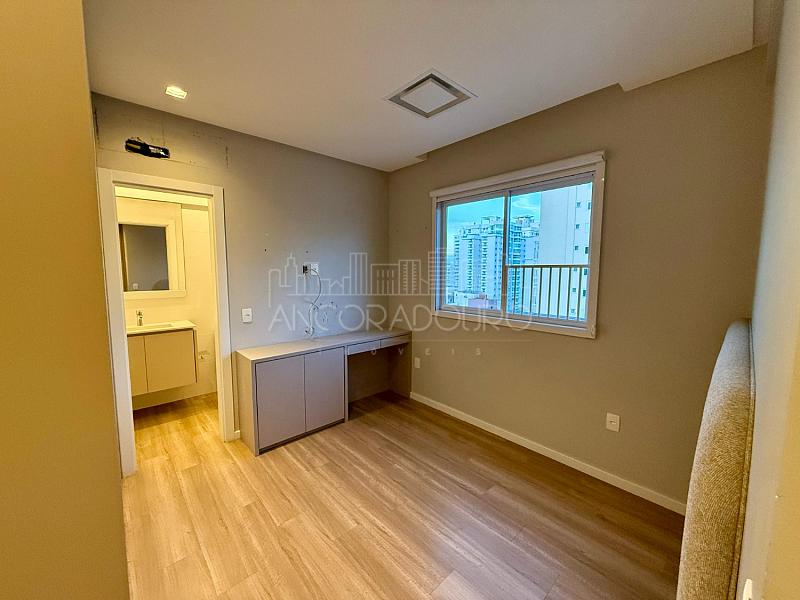 4 suítes, 3 vagas garagem, Centro de Balneário Camboriú. — foto 13