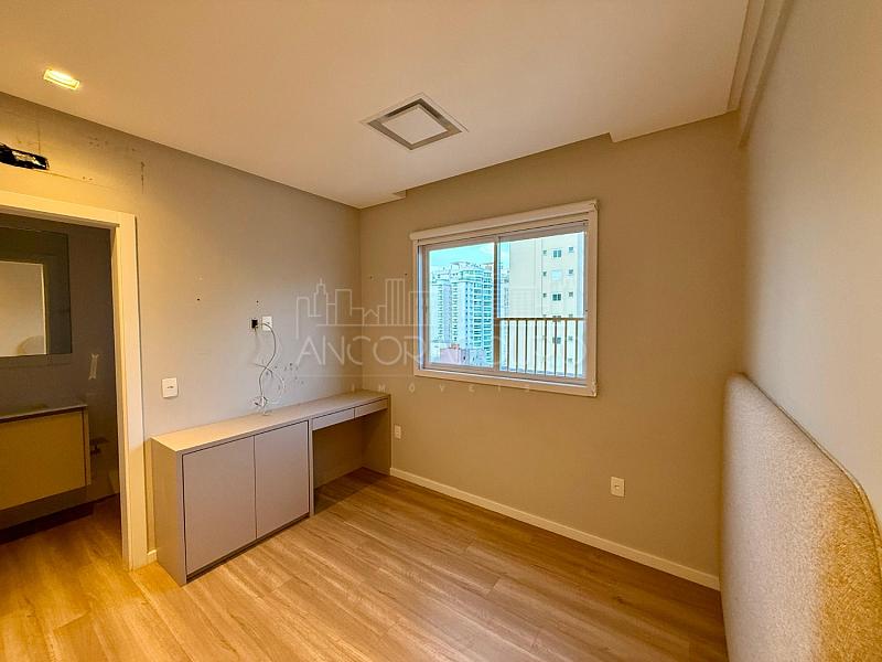 4 suítes, 3 vagas garagem, Centro de Balneário Camboriú. — foto 16