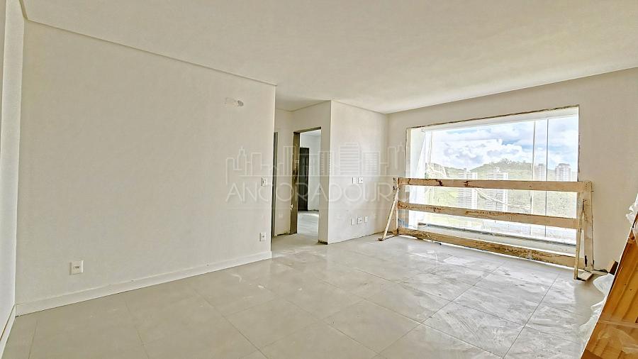 2 Dormitórios (1 Suíte), 1 vaga privativa, andar alto em Itajaí. — foto 3