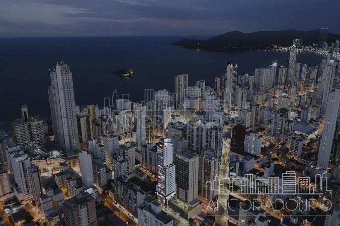 Apartamento Unificado: 4 suítes, 3 vagas garagem, 188m² área útil, Centro de Balneário Camboriú. — foto 5