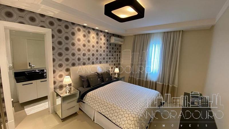 Cobertura Duplex: 4 suítes (1 máster), Mobiliado, 3 vagas garagem, Piscina privativa, Centro de Balneário Camboriú. — foto 21