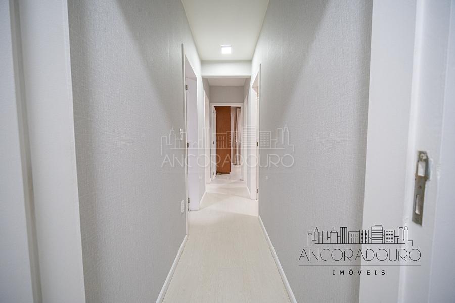 3 Dormitórios (1 Suíte) + Dependência, 3 banheiros, 1 vaga de garagem privativa, localizado à 300 metros do mar em Balneário Camboriú. — foto 18