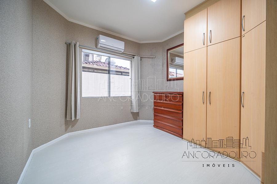 3 Dormitórios (1 Suíte) + Dependência, 3 banheiros, 1 vaga de garagem privativa, localizado à 300 metros do mar em Balneário Camboriú. — foto 23