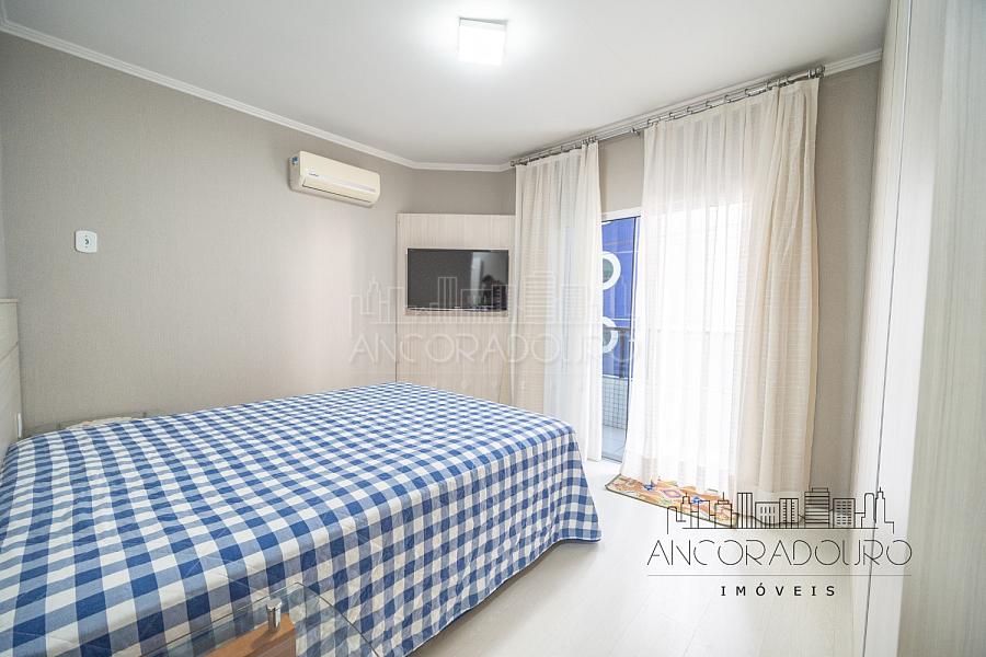 3 Dormitórios (1 Suíte) + Dependência, 3 banheiros, 1 vaga de garagem privativa, localizado à 300 metros do mar em Balneário Camboriú. — foto 30