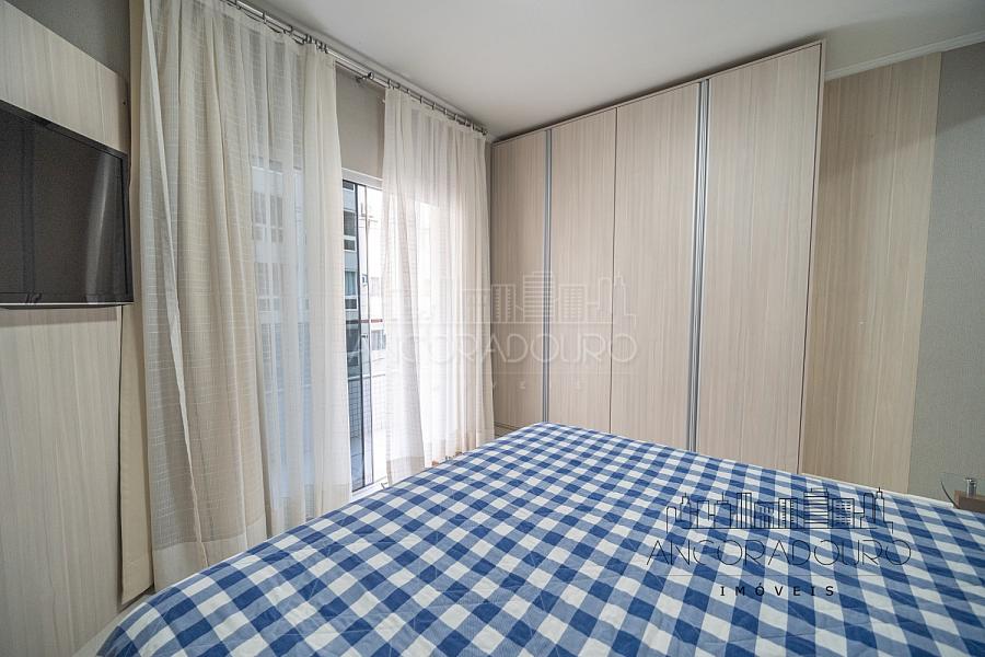 3 Dormitórios (1 Suíte) + Dependência, 3 banheiros, 1 vaga de garagem privativa, localizado à 300 metros do mar em Balneário Camboriú. — foto 31