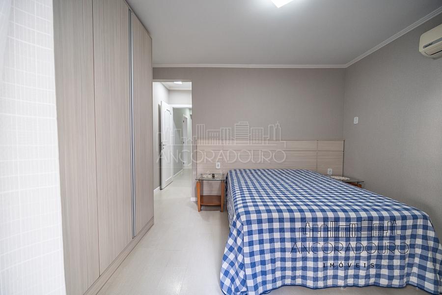 3 Dormitórios (1 Suíte) + Dependência, 3 banheiros, 1 vaga de garagem privativa, localizado à 300 metros do mar em Balneário Camboriú. — foto 32