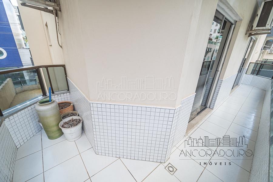 3 Dormitórios (1 Suíte) + Dependência, 3 banheiros, 1 vaga de garagem privativa, localizado à 300 metros do mar em Balneário Camboriú. — foto 34