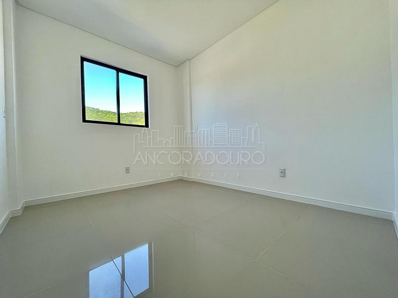 3 Dormitórios (1 suíte), novo, 1 vaga privativa, sacada com churrasqueira, São Francisco de Assis, Camboriú. — foto 9