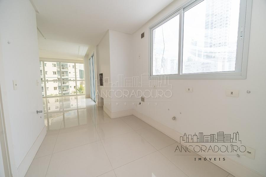 3 Suítes, 3 vagas garagem, quadra do mar, centro de Balneário Camboriú. — foto 16