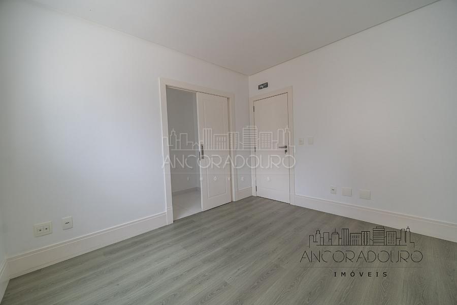 3 Suítes, 3 vagas garagem, quadra do mar, centro de Balneário Camboriú. — foto 28