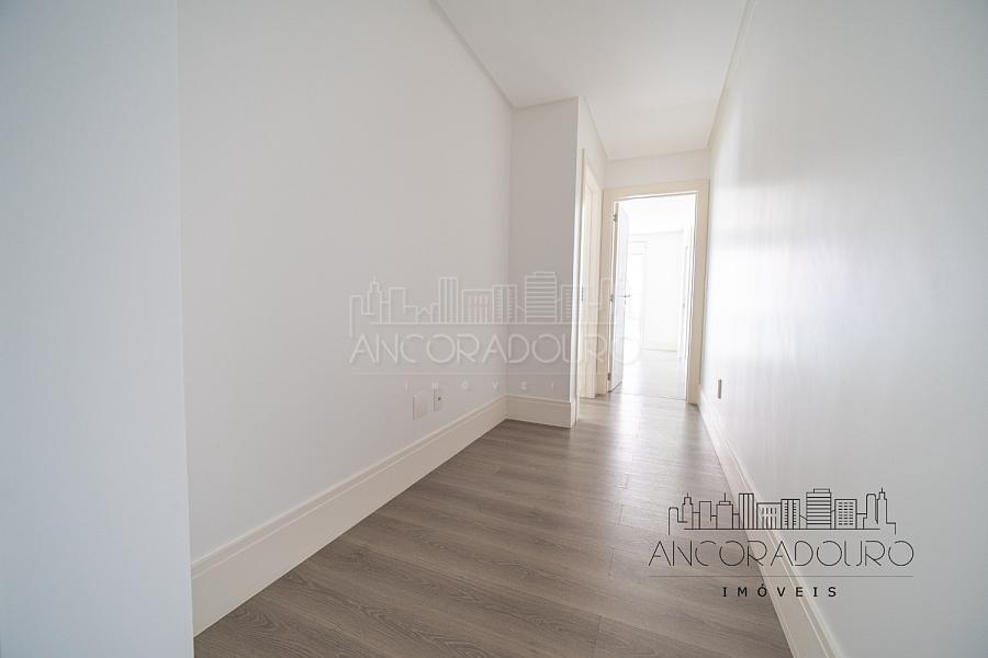 3 Suítes, 3 vagas garagem, quadra do mar, centro de Balneário Camboriú. — foto 32