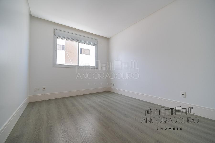 3 Suítes, 3 vagas garagem, quadra do mar, centro de Balneário Camboriú. — foto 34