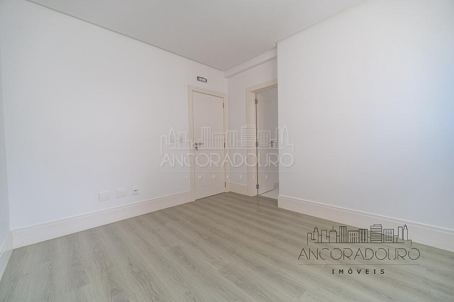 3 Suítes, 3 vagas garagem, quadra do mar, centro de Balneário Camboriú. — foto 35