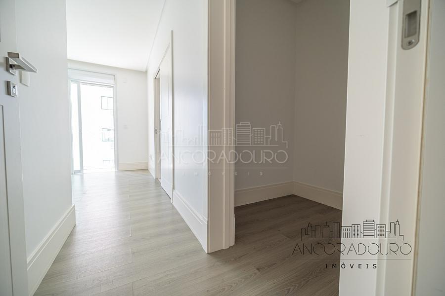 3 Suítes, 3 vagas garagem, quadra do mar, centro de Balneário Camboriú. — foto 37