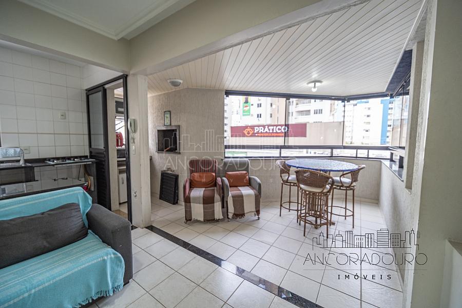 Apartamento com vista mar: 3 dormitórios (1 suíte), 1 vaga garagem, Rua 3000 em Balneário Camboriú; — foto 2