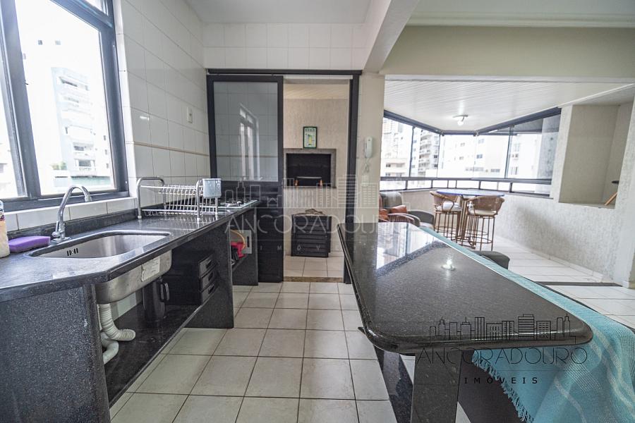 Apartamento com vista mar: 3 dormitórios (1 suíte), 1 vaga garagem, Rua 3000 em Balneário Camboriú; — foto 9