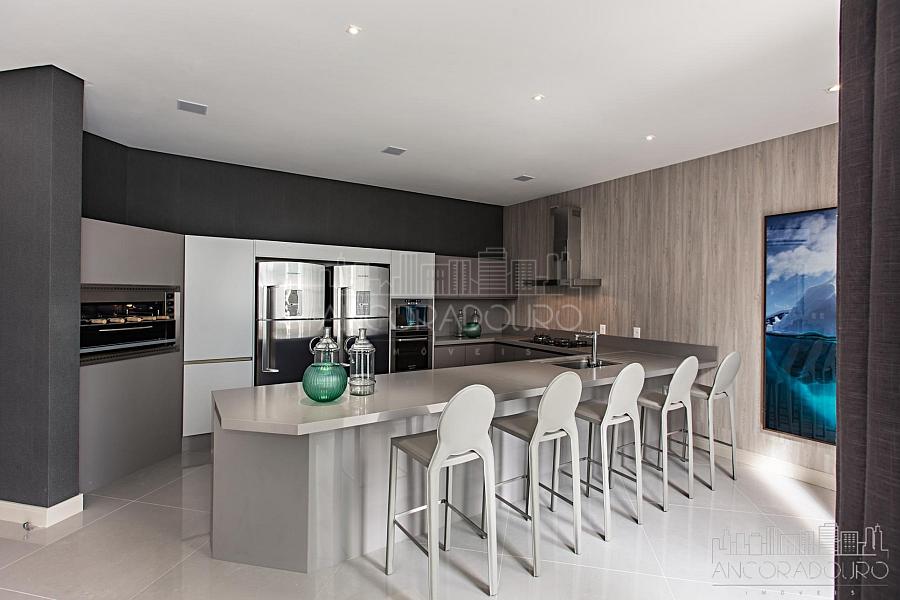 4 suítes, mobiliado, 3 vagas garagem, Avenida Brasil em Balneário Camboriú. — foto 6