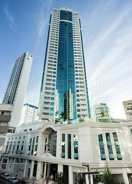 4 suítes, mobiliado, 3 vagas garagem, Avenida Brasil em Balneário Camboriú. — foto 18