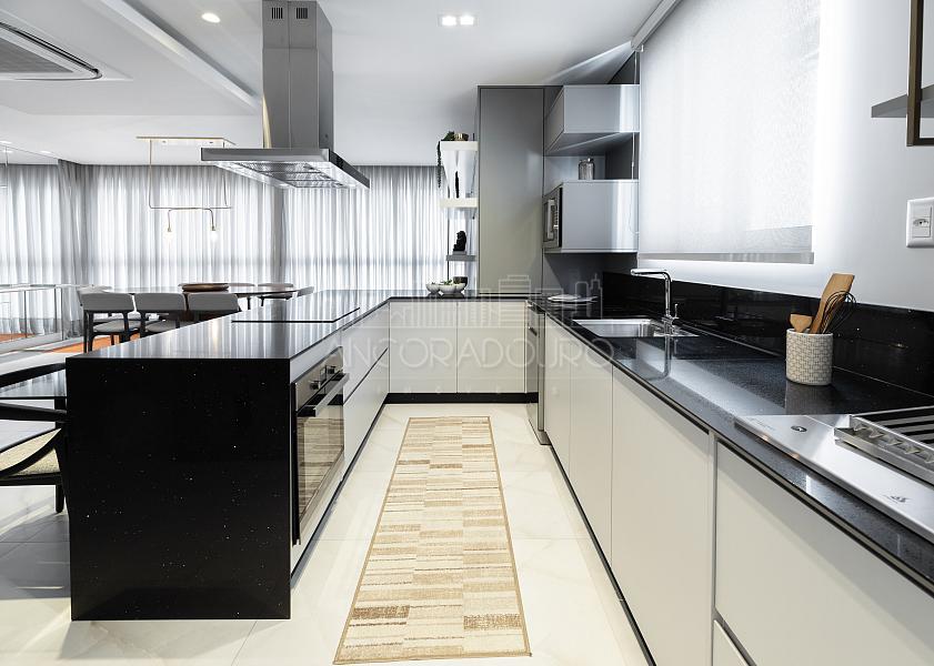 3 suítes, mobiliado, 3 vagas garagem, Centro de Balneário Camboriú. — foto 5