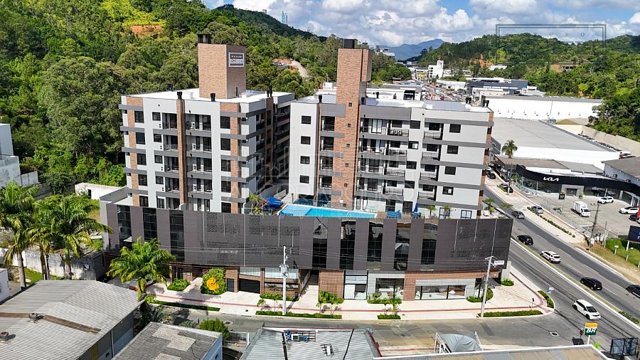 2 Dormitórios (1 suíte), 2 vaga garagem, Sacada com churrasqueira. Praia dos Amores - Balneário Camboriú — foto 3