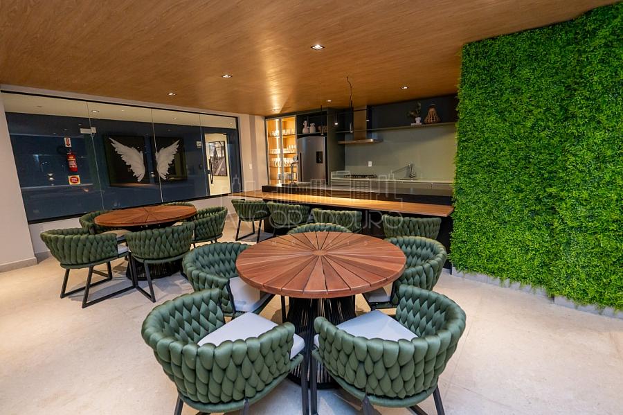 2 Dormitórios (1 suíte), 2 vaga garagem, Sacada com churrasqueira. Praia dos Amores - Balneário Camboriú — foto 8