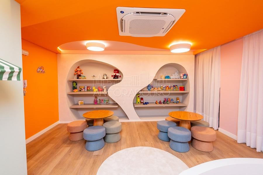 2 Dormitórios (1 suíte), 2 vaga garagem, Sacada com churrasqueira. Praia dos Amores - Balneário Camboriú — foto 11