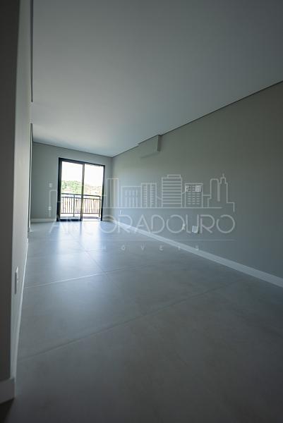 2 Dormitórios (1 suíte), 2 vaga garagem, Sacada com churrasqueira. Praia dos Amores - Balneário Camboriú — foto 16