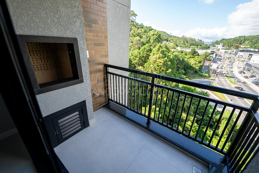 2 Dormitórios (1 suíte), 2 vaga garagem, Sacada com churrasqueira. Praia dos Amores - Balneário Camboriú — foto 20