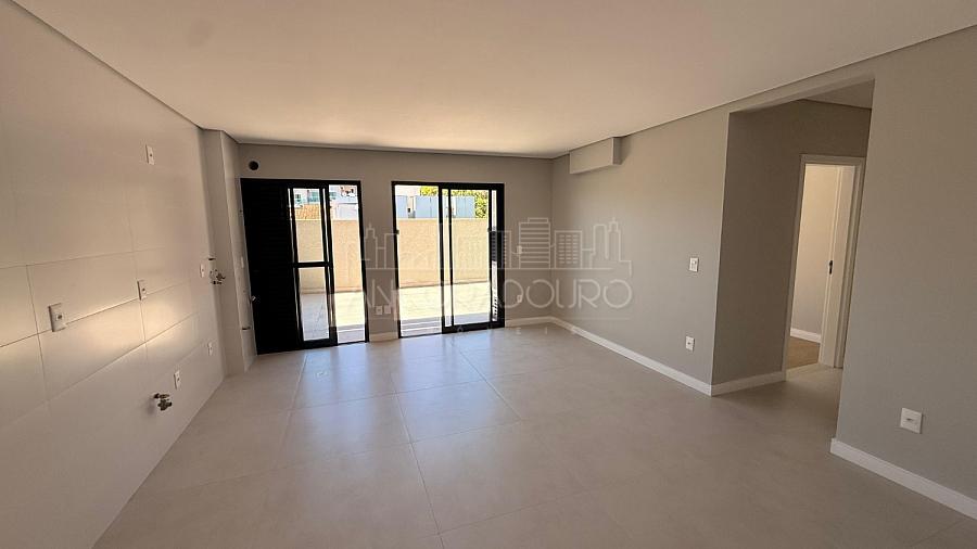 2 Dormitórios (1 suíte), 1 vaga garagem, Sacada com churrasqueira. Praia dos Amores - Balneário Camboriú — foto 18