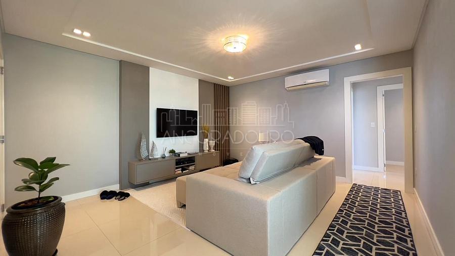 3 suítes, 2 vagas de garagem, mobiliado, Centro de Balneário Camboriú — foto 4