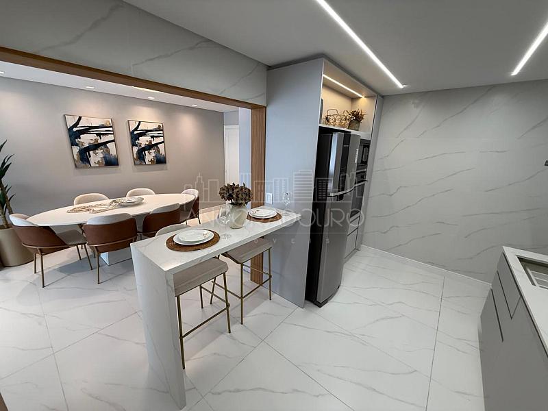 3 Dormit�rios (sendo 1 su�te), vaga privativa, mobiliado, decorado, centro de Balne�rio Cambori�. 1
