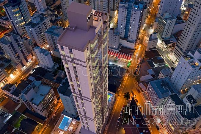 4 Dormitórios (2 suítes), 3 vagas garagem, 146m² área útil, Rua 3100, Balneário Camboriú. — foto 2