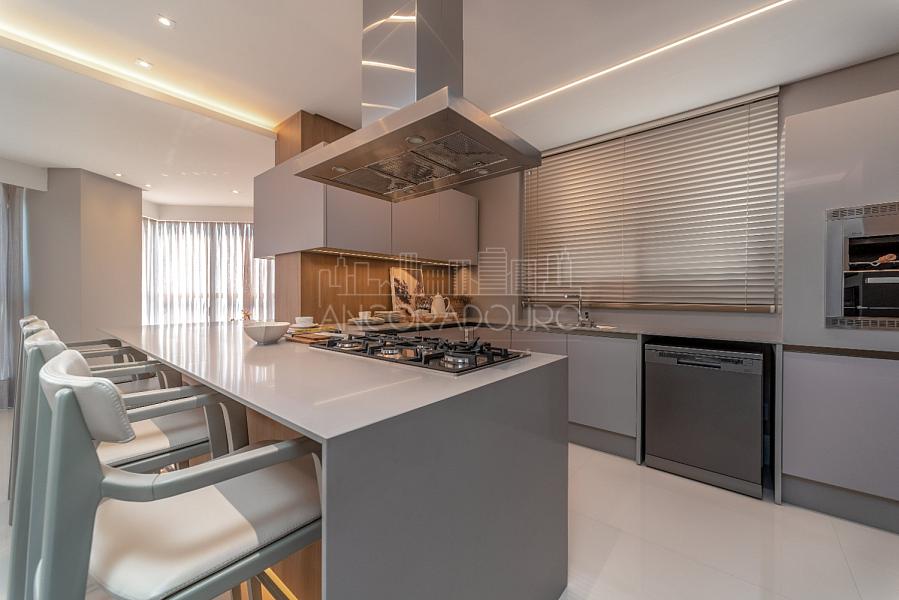 Ibiza Towers: 4 suítes, 4 vagas garagem, Avenida Atlântica de Balneário Camboriú, Mobiliado e Decorado. — foto 8