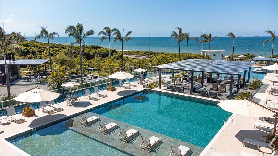 Terraço privativo, 3 Dormitórios (1 suíte), 1 Vaga garagem, 5000m² de área de lazer, Frente mar em Balneário Piçarras. — foto 4