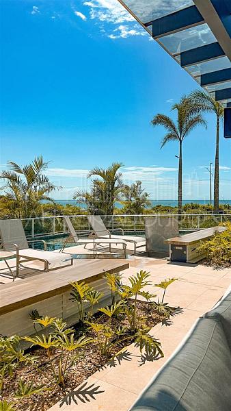 Terraço privativo, 3 Dormitórios (1 suíte), 1 Vaga garagem, 5000m² de área de lazer, Frente mar em Balneário Piçarras. — foto 35