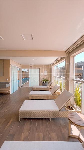 Terraço privativo, 3 Dormitórios (1 suíte), 1 Vaga garagem, 5000m² de área de lazer, Frente mar em Balneário Piçarras. — foto 11