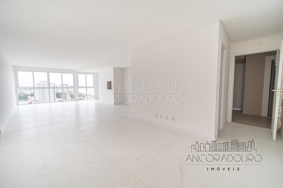 3 Suítes, Vista Mar, 2 Vagas privativa, andar alto, Frente mar em Balneário Piçarras. Pronto para morar! — foto 21