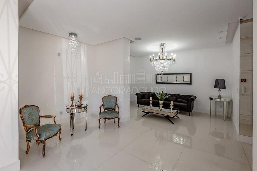 3 suítes, mobiliado, 2 vagas garagem, Centro de Balneário Camboriú. — foto 18