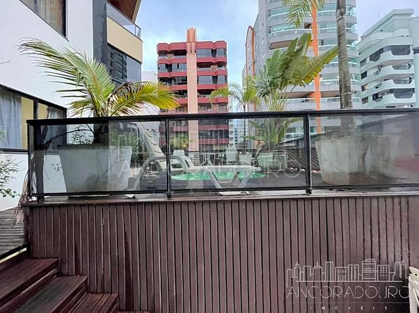 Apartamento Diferenciado: 3 dormitórios (1 suíte), 1 vaga garagem, Piscina Privativa, Meia Praia, Itapema. — foto 2