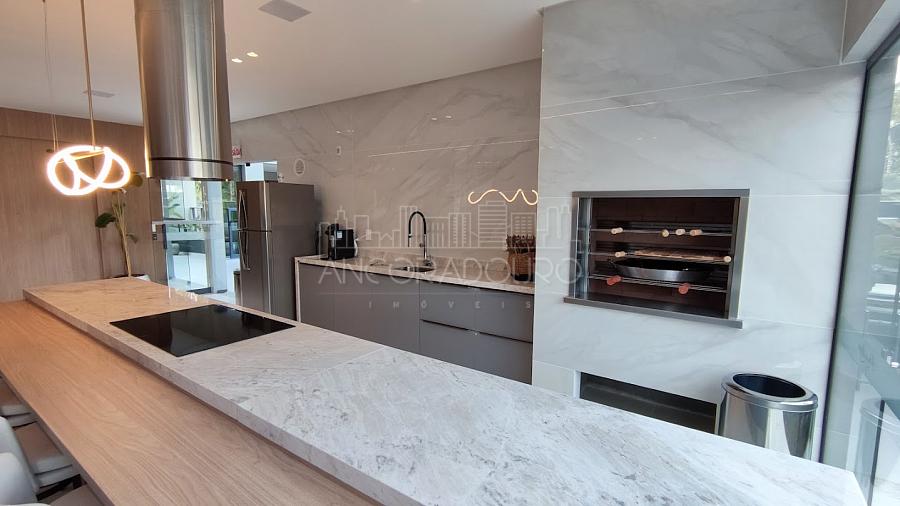 Apartamento na Praia Brava: 2 dormitório (1 suíte), 1 vaga garagem. Área de lazer completa. — foto 15