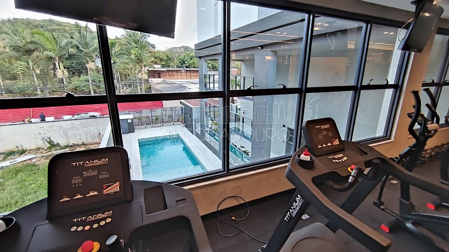 Apartamento na Praia Brava: 2 dormitório (1 suíte), 1 vaga garagem. Área de lazer completa. — foto 8