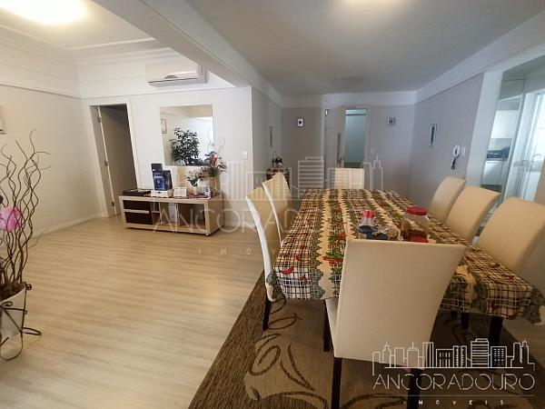 Apartamento na quadra do mar, 3 dormitórios, 1 vaga garagem, Vista para o mar, Centro de Balneário Camboriú. — foto 2