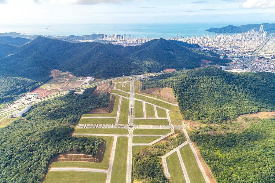 Colinas de Camboriú Village: Terrenos residenciais e comerciais a venda, à partir e 300m² área total. Agende sua visita! — foto 13