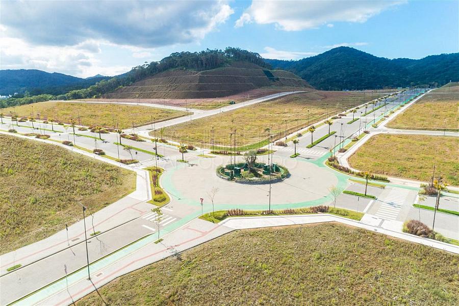 Colinas de Camboriú Village: Terrenos residenciais e comerciais a venda, à partir e 300m² área total. Agende sua visita! — foto 12