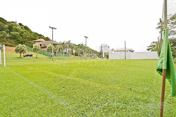 4 Suítes (sendo 1 master), 4 vagas garagem, Área externa com piscina privativa. — foto 43