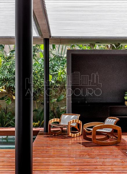 4 Suítes (sendo 1 master), 4 vagas garagem, Área externa com piscina privativa. — foto 17