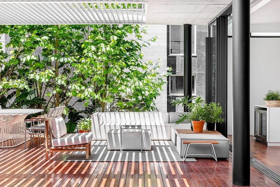 4 Suítes (sendo 1 master), 4 vagas garagem, Área externa com piscina privativa. — foto 6